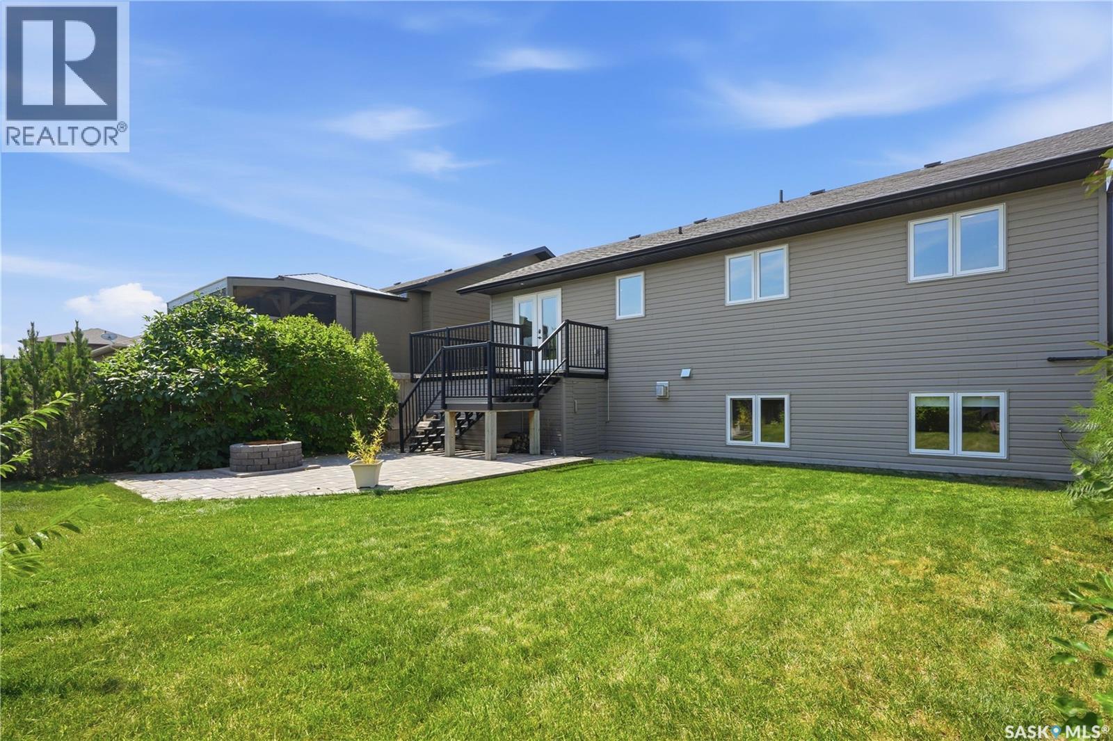 635 Redwood Crescent, Warman, SK - Outdoor