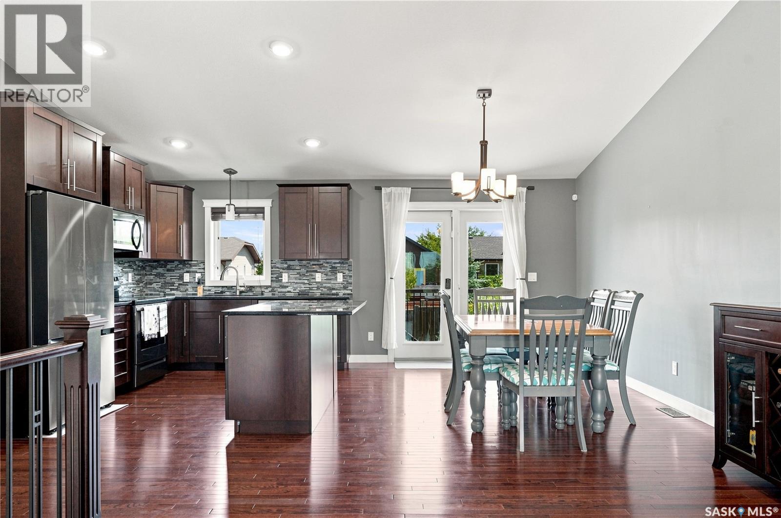 635 Redwood Crescent, Warman, SK - Indoor