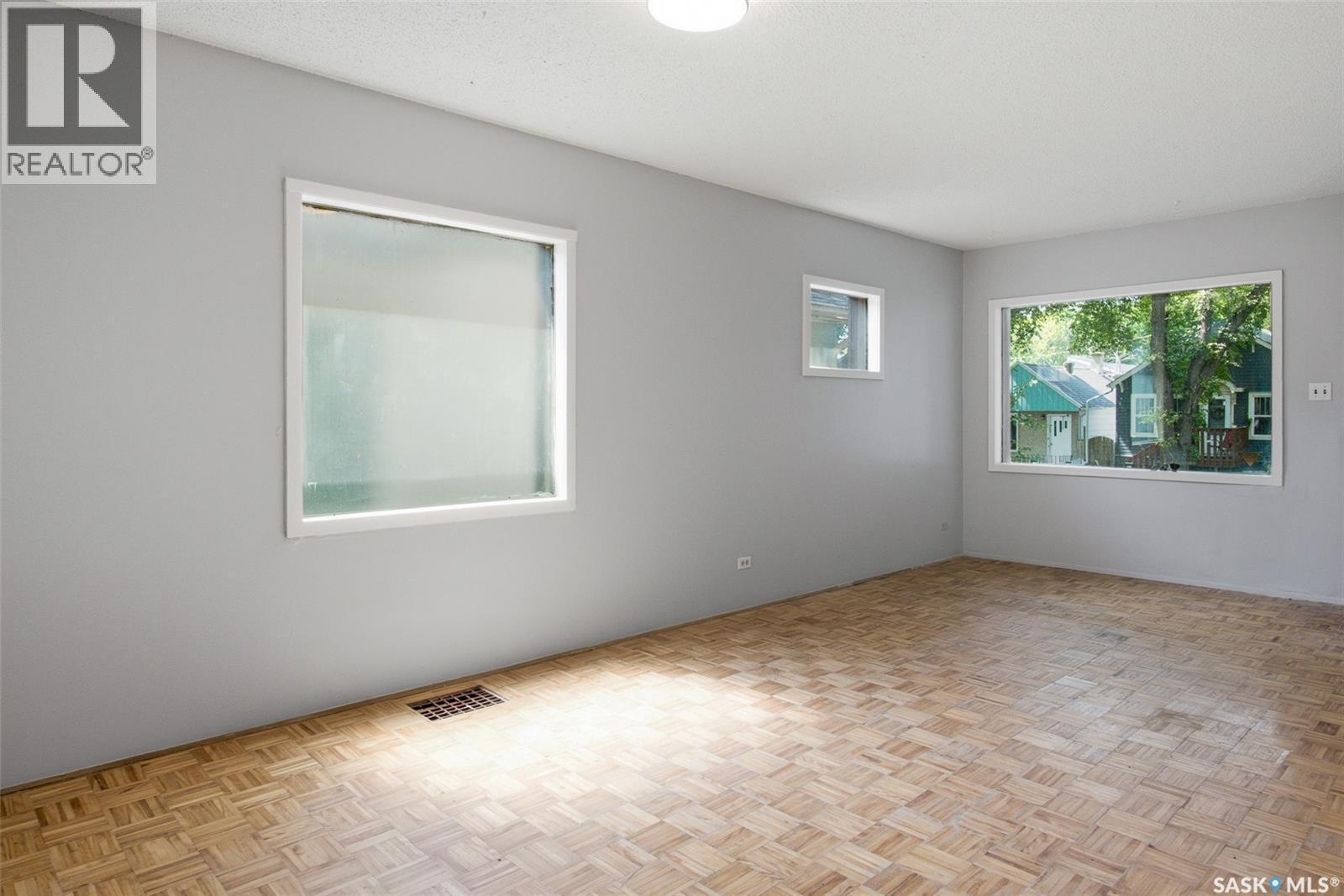 1735 Quebec Street, Regina, SK - Indoor Photo Showing Other Room