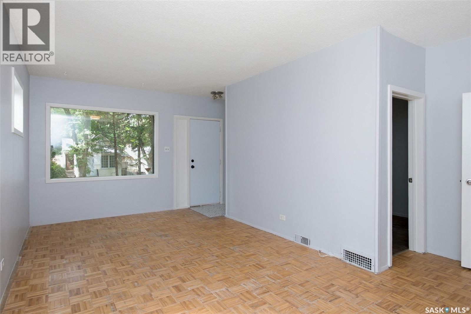 1735 Quebec Street, Regina, SK - Indoor Photo Showing Other Room