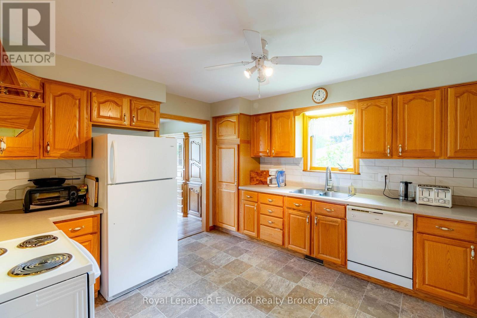 48 Allen Street, Tillsonburg, ON - Indoor Photo Showing Kitchen