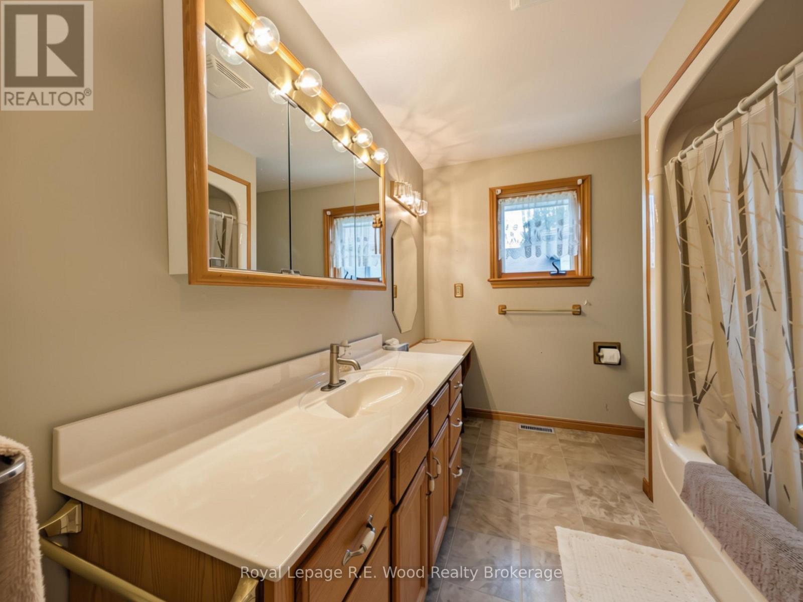 48 Allen Street, Tillsonburg, ON - Indoor Photo Showing Bedroom