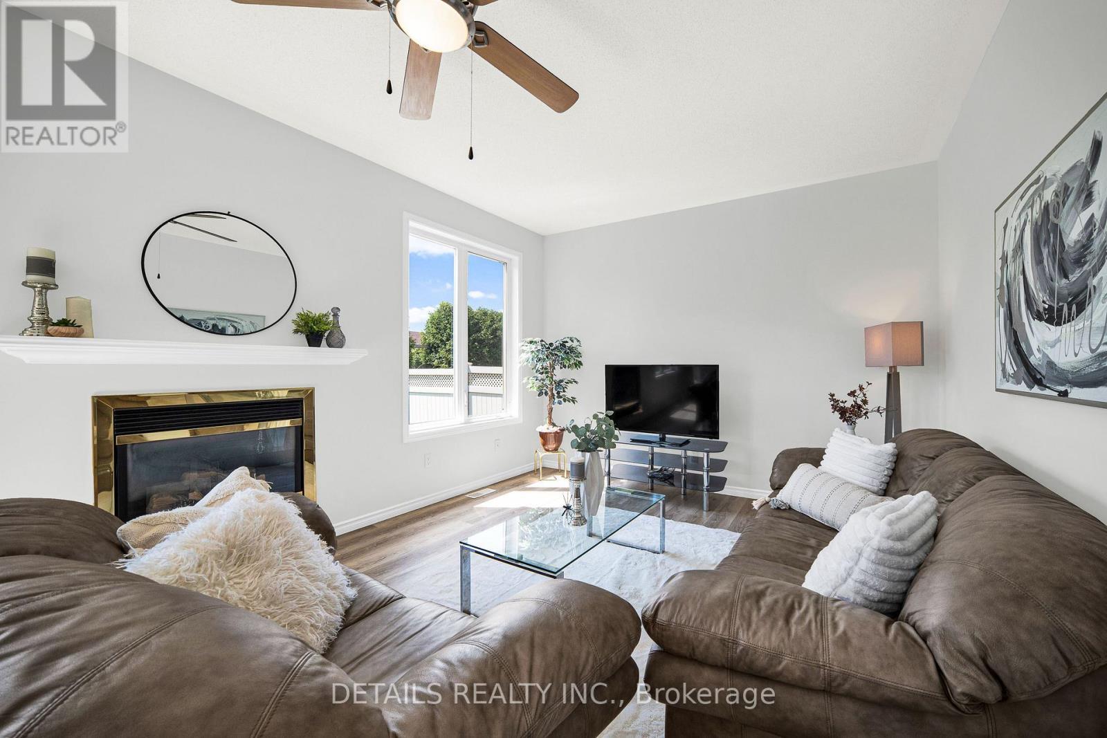 757 Schubert Circle, Ottawa, ON - Indoor Photo Showing Living Room With Fireplace