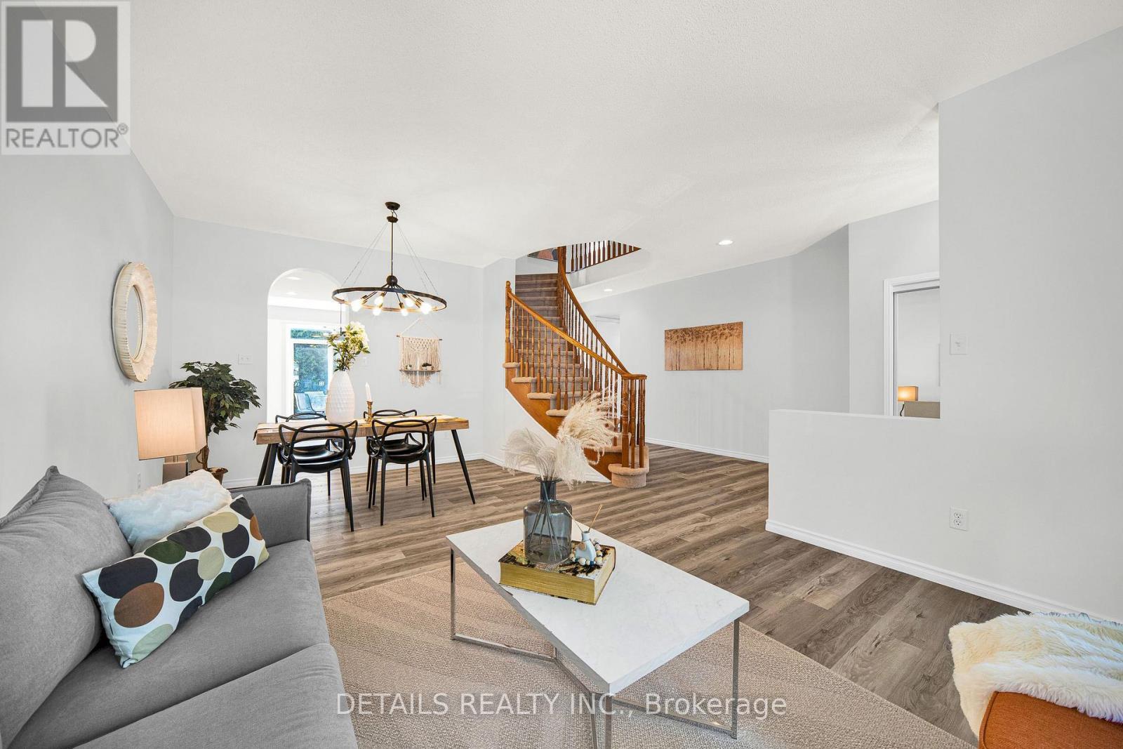 757 Schubert Circle, Ottawa, ON - Indoor Photo Showing Living Room