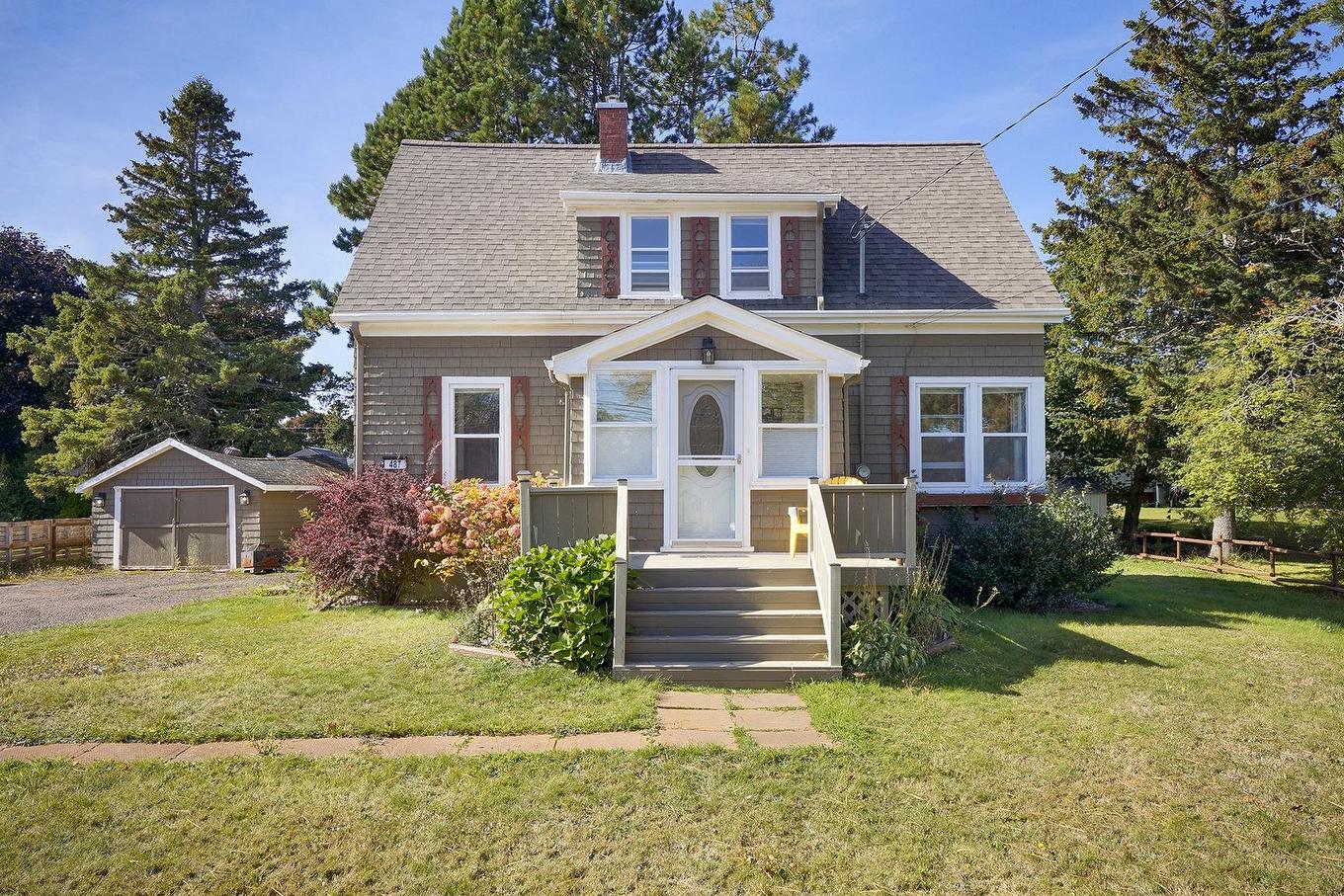 487 South Drive, Summerside, PE - Outdoor With Facade
