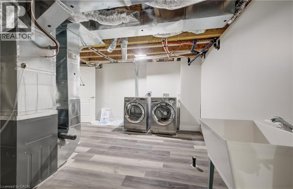 52 Pointer Street, Cambridge, ON - Indoor