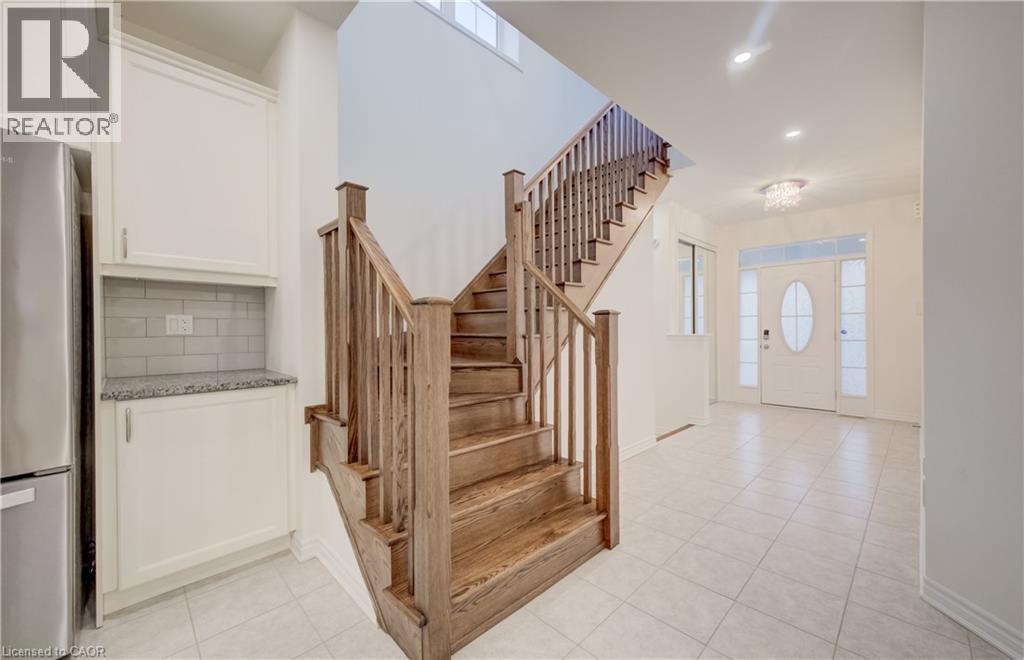 52 Pointer Street, Cambridge, ON - Indoor Photo Showing Other Room