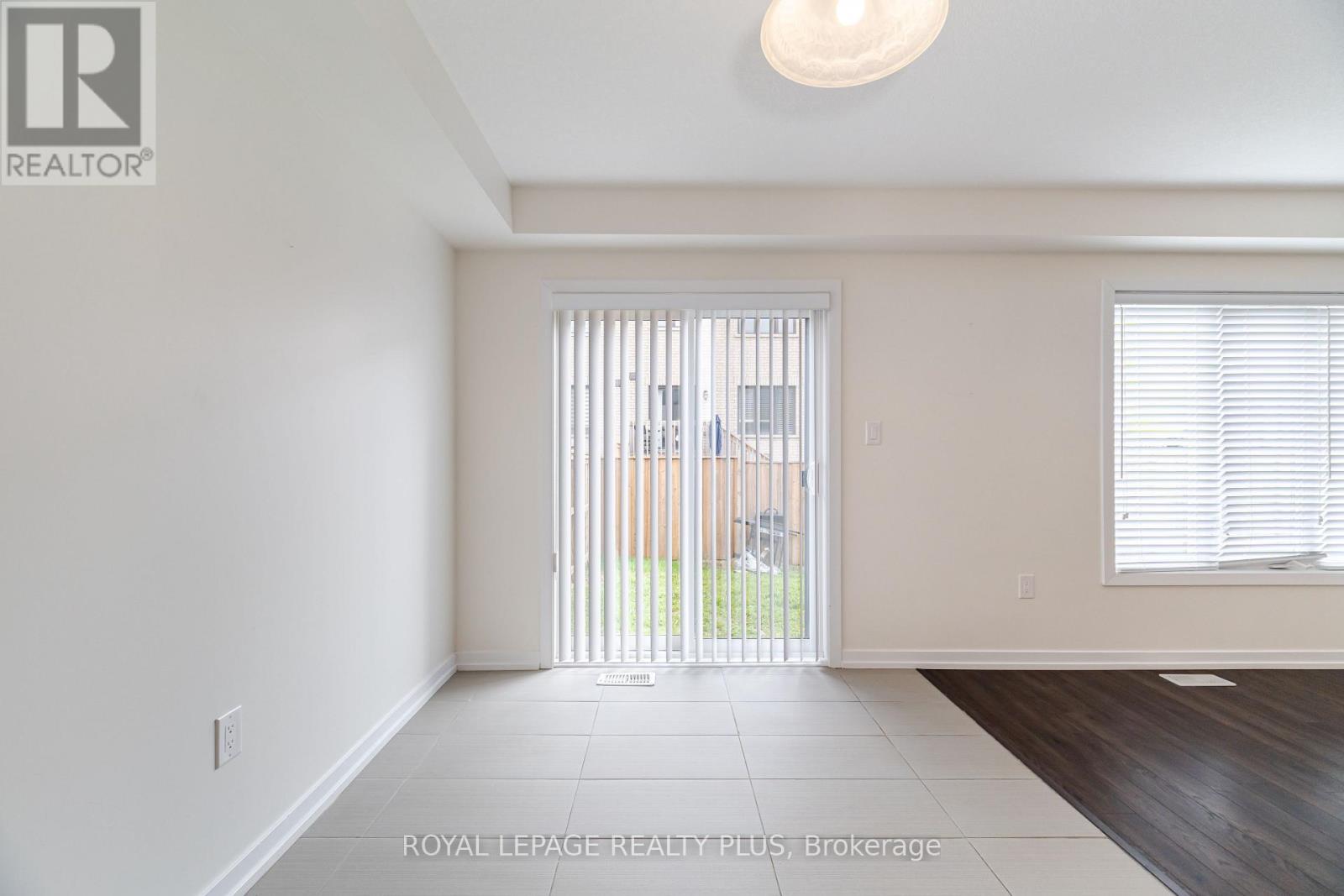 12 Pagebrook Crescent, Hamilton, ON - Indoor Photo Showing Other Room