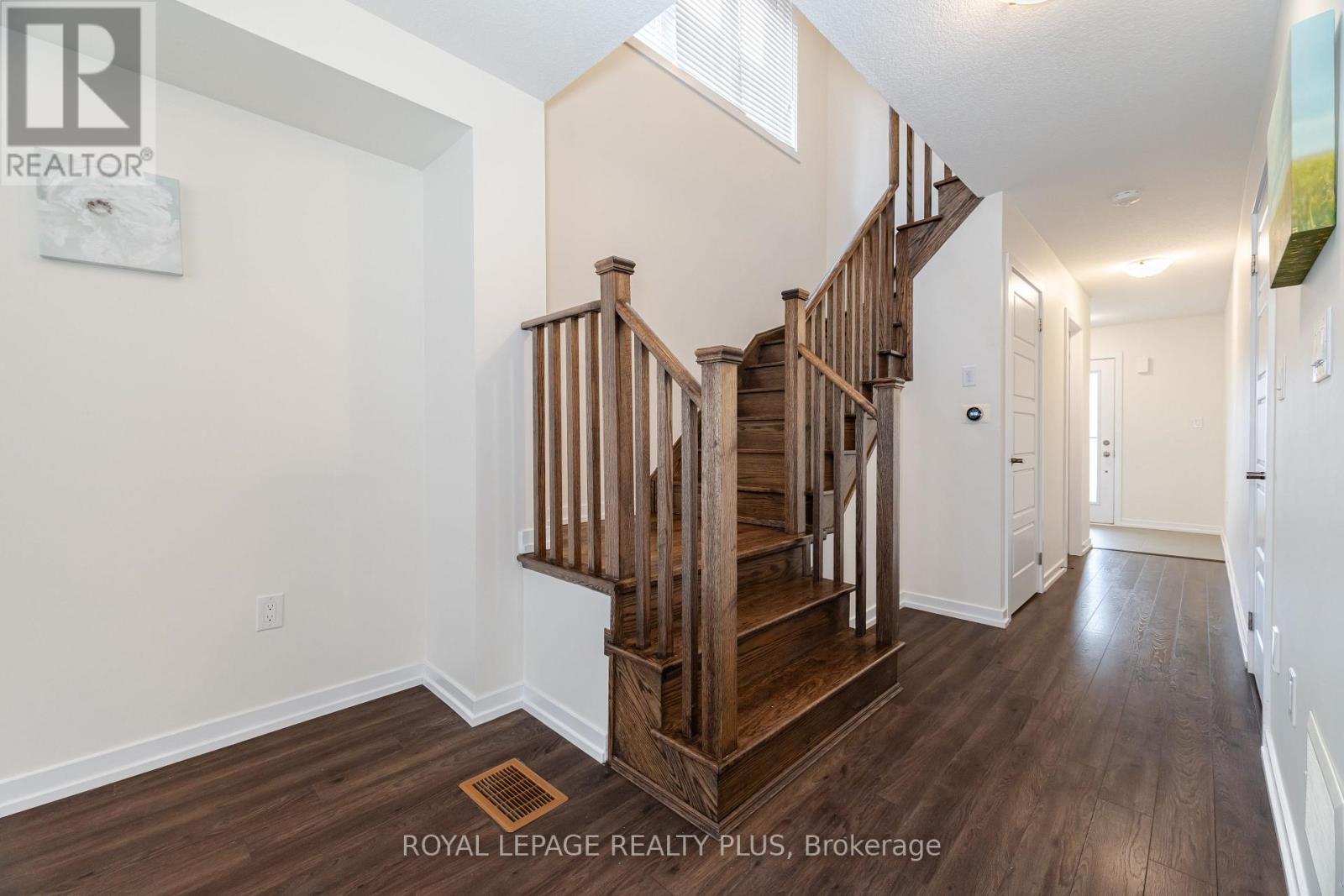12 Pagebrook Crescent, Hamilton, ON - Indoor Photo Showing Other Room
