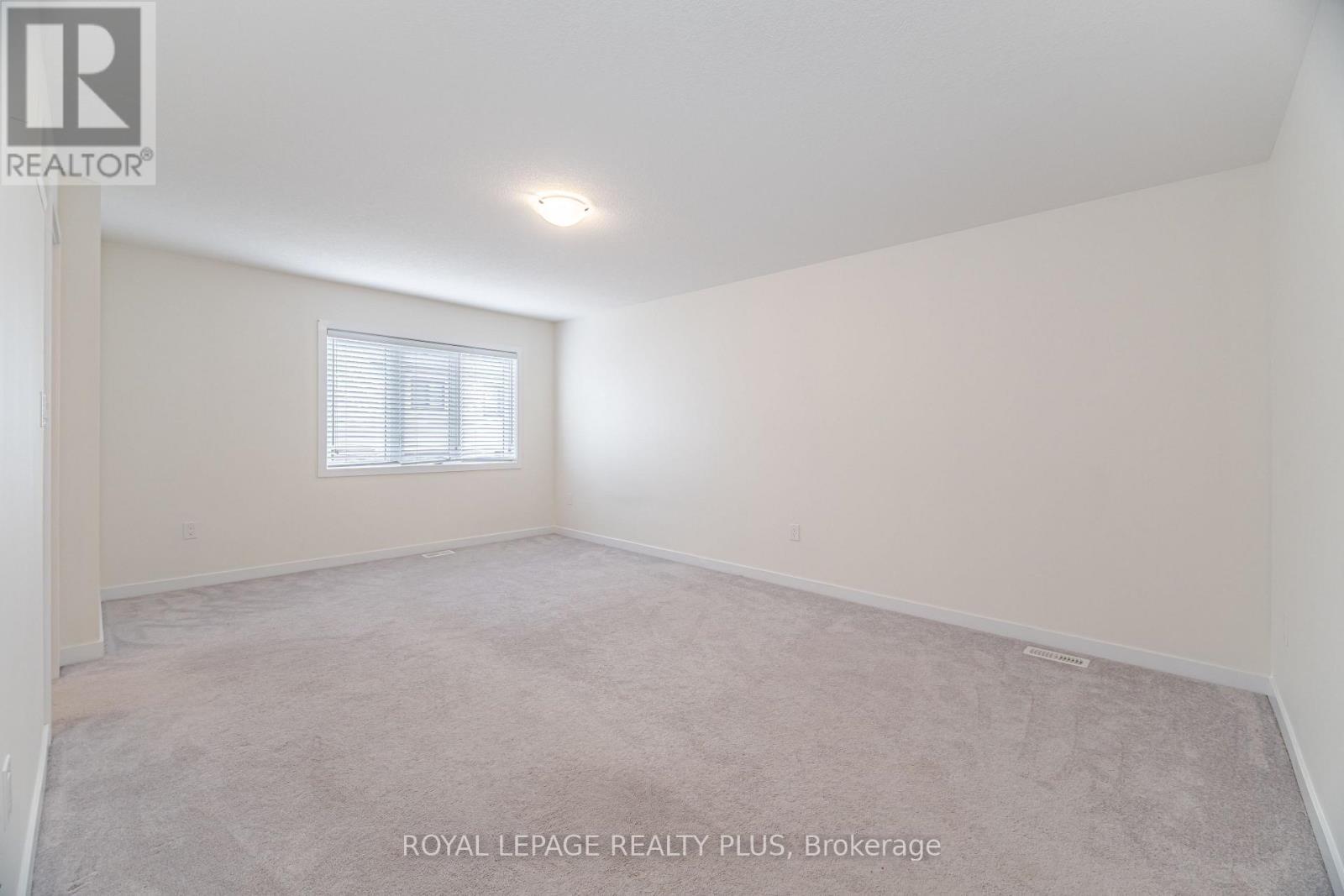 12 Pagebrook Crescent, Hamilton, ON - Indoor Photo Showing Other Room