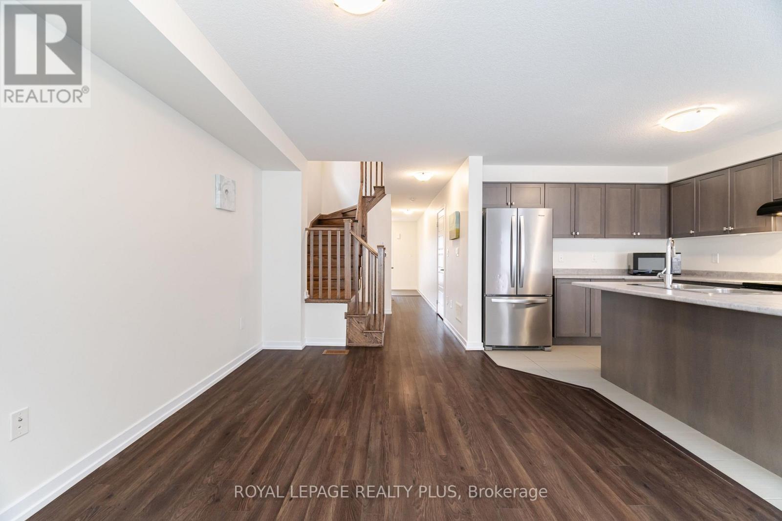 12 Pagebrook Crescent, Hamilton, ON - Indoor Photo Showing Kitchen