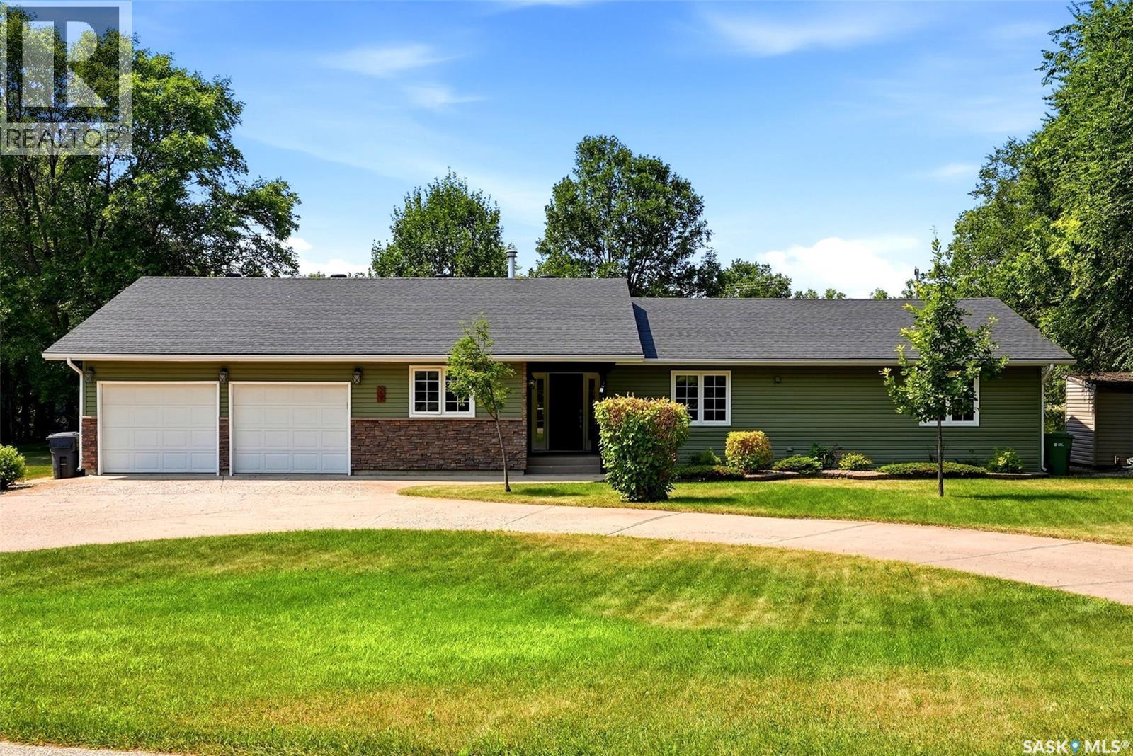 29 Ridgedale Bay, White City, SK - Outdoor