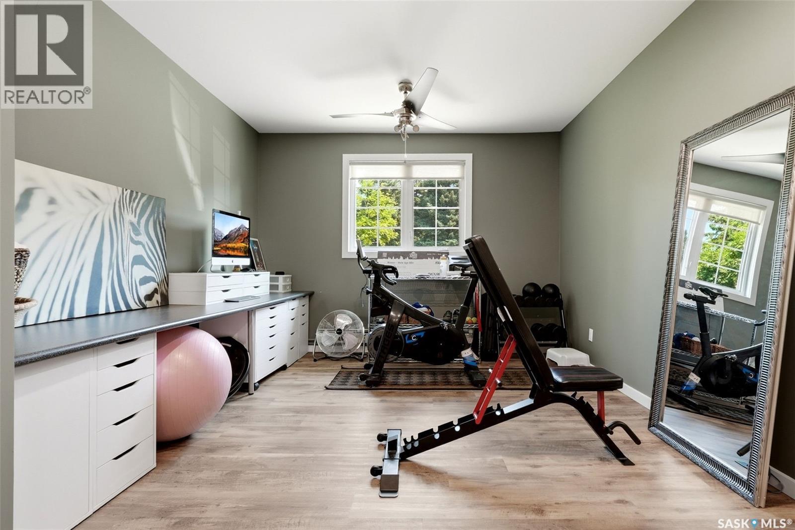 29 Ridgedale Bay, White City, SK - Indoor