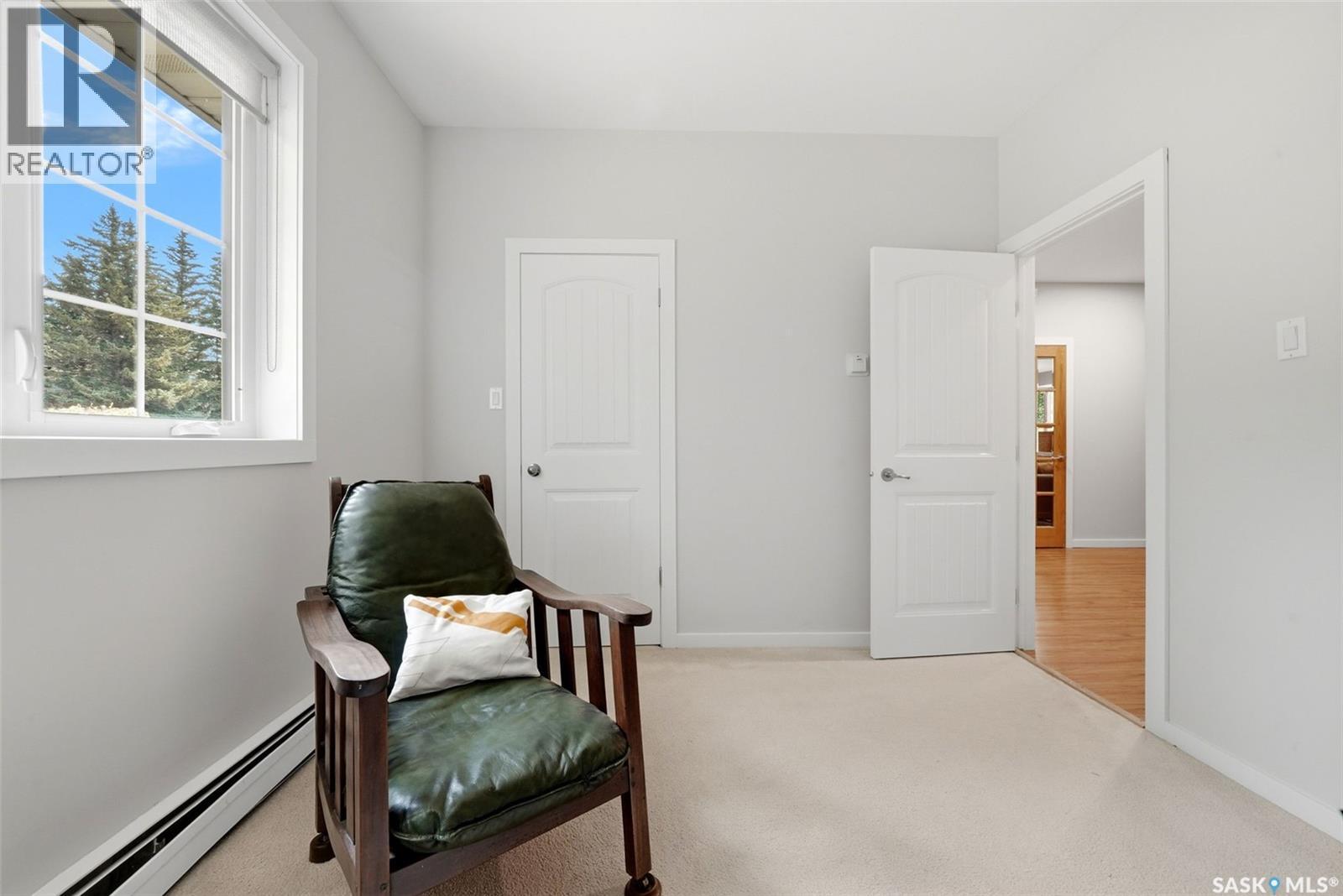 29 Ridgedale Bay, White City, SK - Indoor