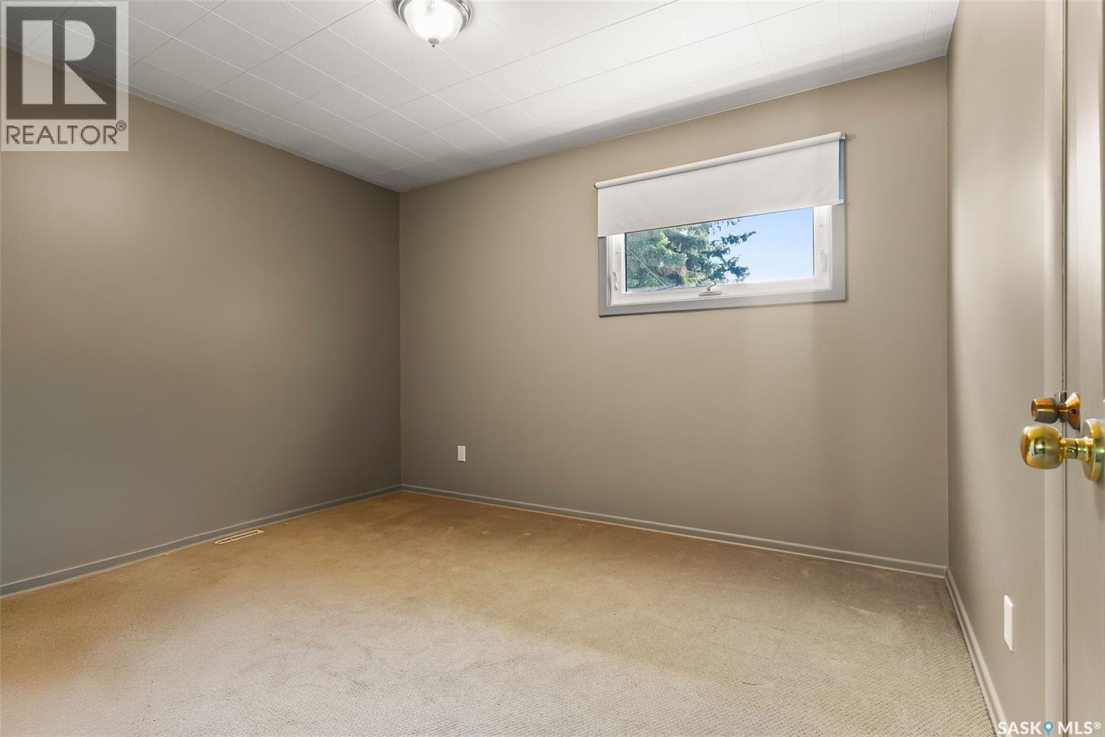 433 9Th Avenue W, Melville, SK - Indoor Photo Showing Other Room