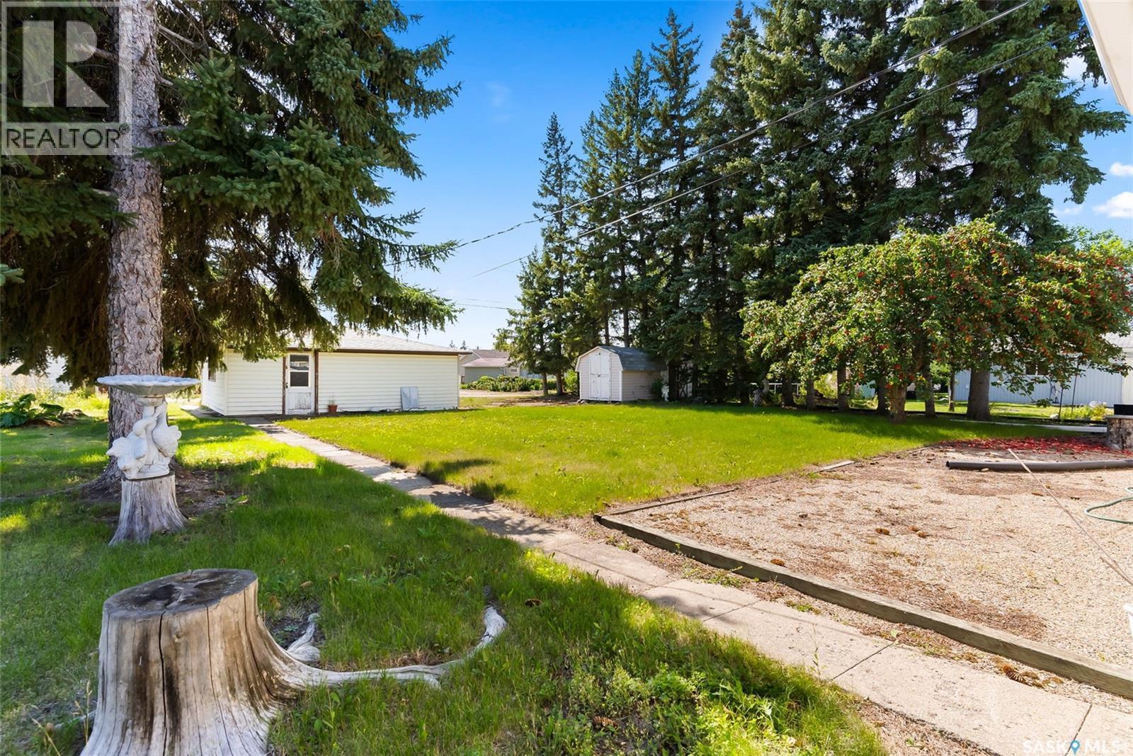433 9Th Avenue W, Melville, SK - Outdoor