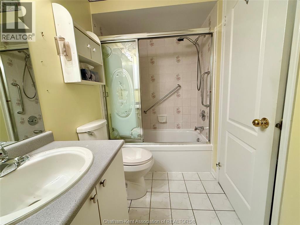 1020 Lemonwood Crescent, Windsor, ON - Indoor Photo Showing Bathroom