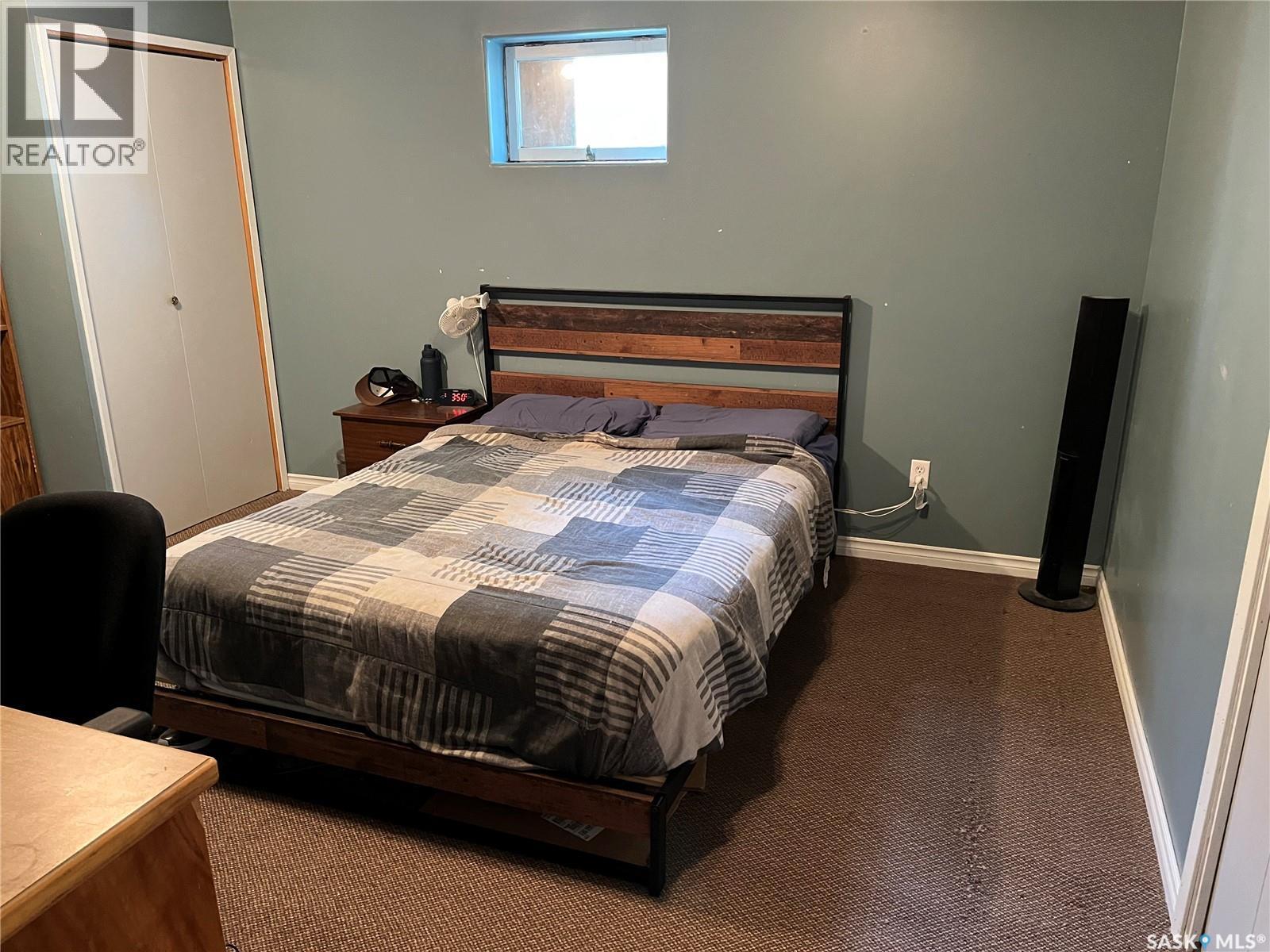 229 4Th Avenue E, Gravelbourg, SK - Indoor Photo Showing Bedroom