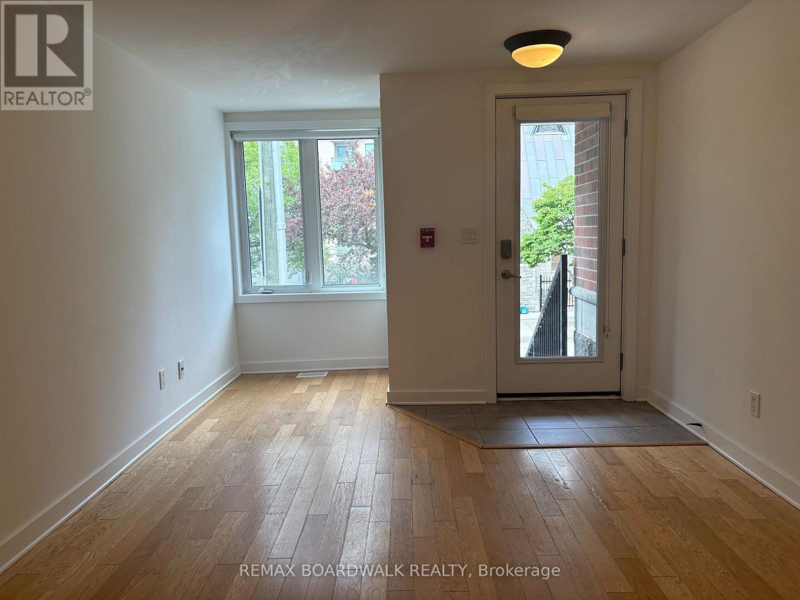 205 - 132 Daly Avenue, Ottawa, ON - Indoor Photo Showing Other Room