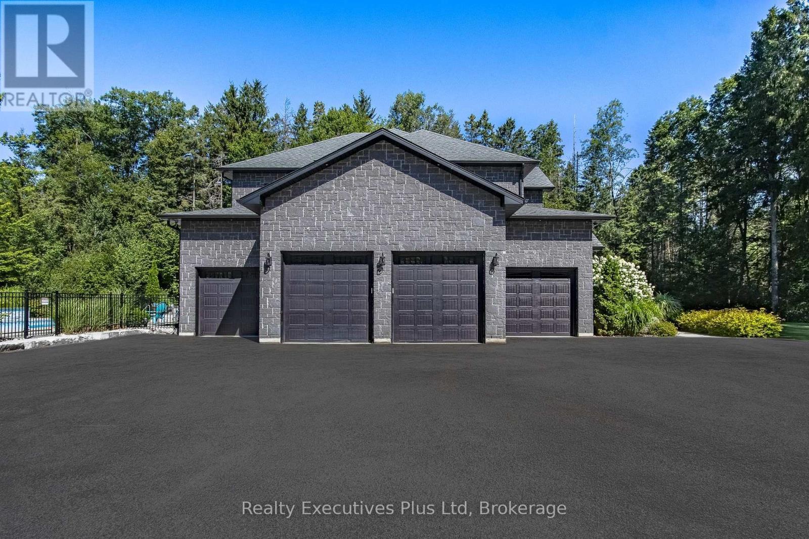 4 Car Garage - 27 Kingfisher Crescent, Tiny, ON - Outdoor