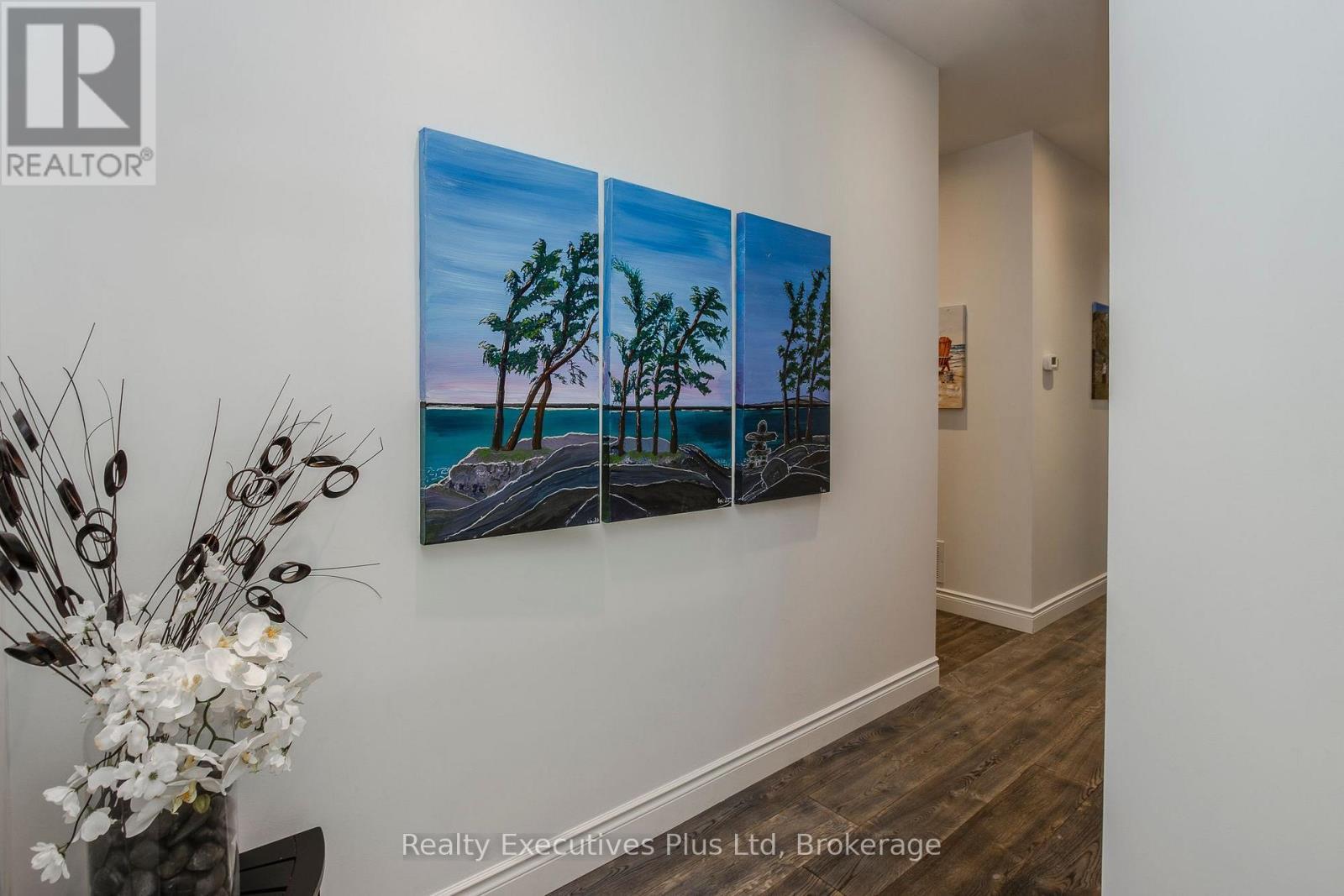 Upper Hallway to Bedrooms - 27 Kingfisher Crescent, Tiny, ON - Indoor Photo Showing Other Room