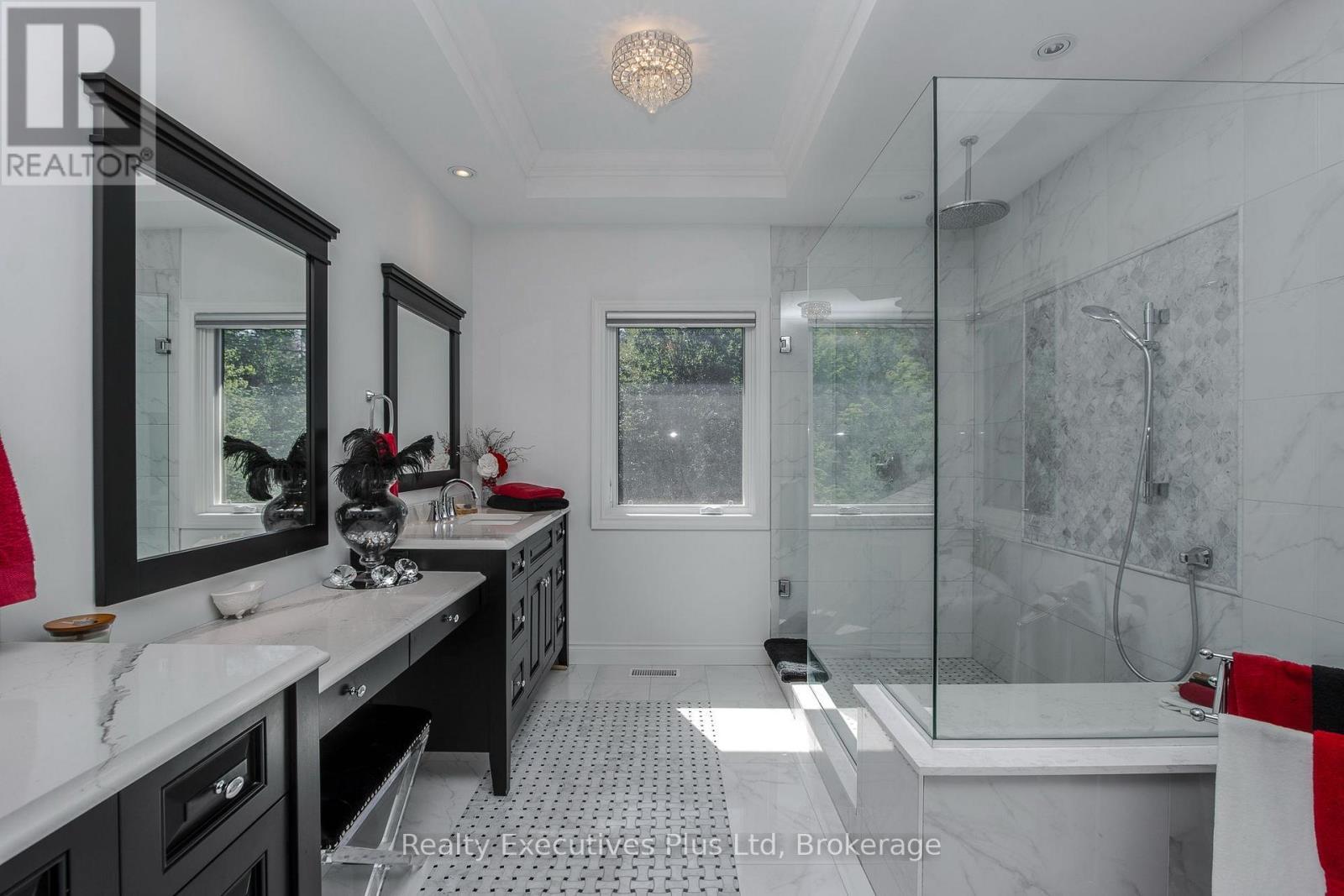 Primary Bedroom Ensuite - 27 Kingfisher Crescent, Tiny, ON - Indoor Photo Showing Bathroom