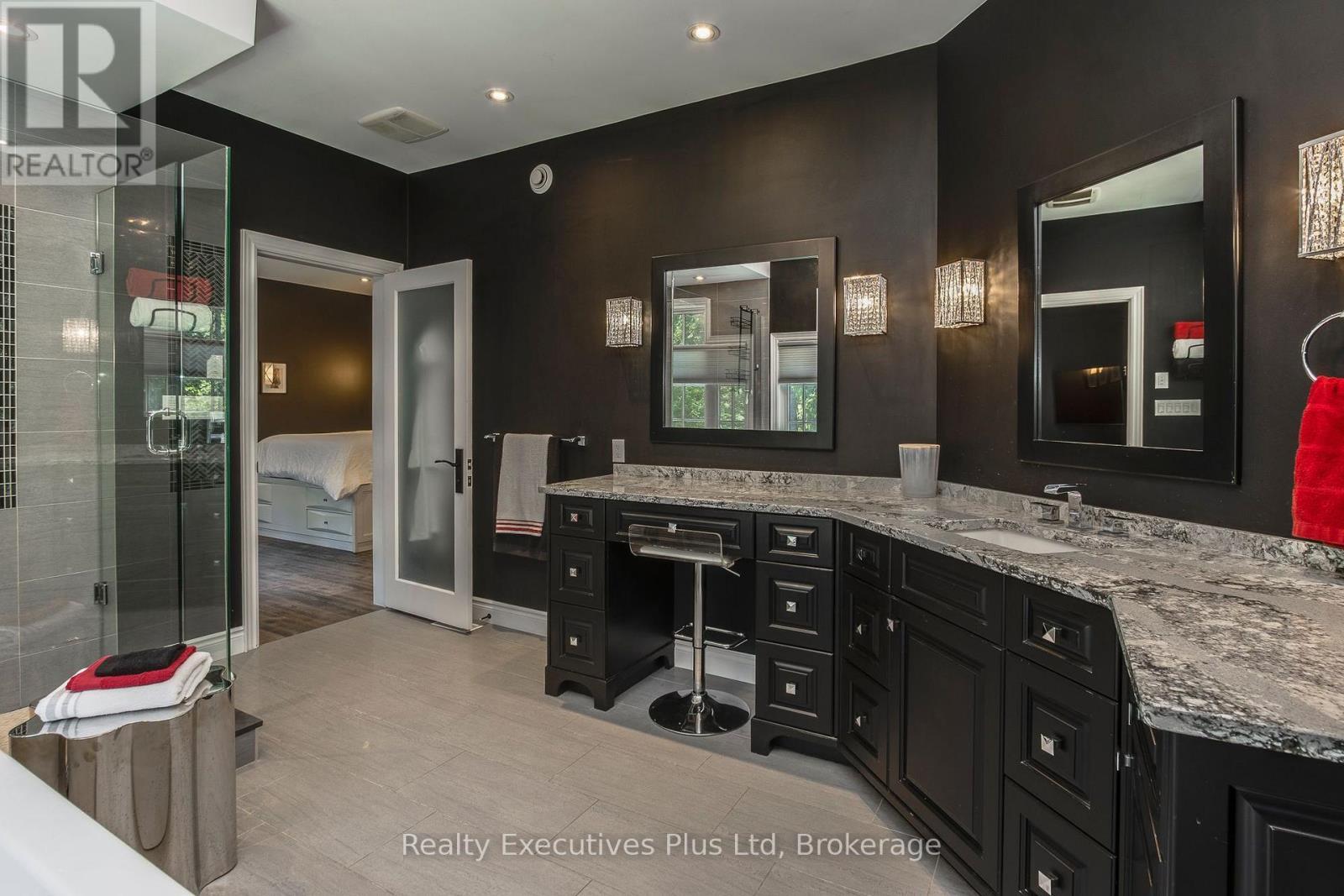 Bedroom 2 Ensuite - 4PC - 27 Kingfisher Crescent, Tiny, ON - Indoor Photo Showing Bathroom