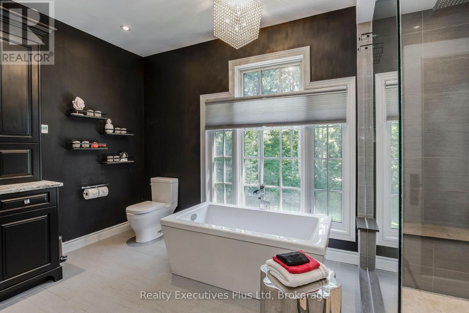 Bedroom 2 Ensuite - 27 Kingfisher Crescent, Tiny, ON - Indoor Photo Showing Bathroom