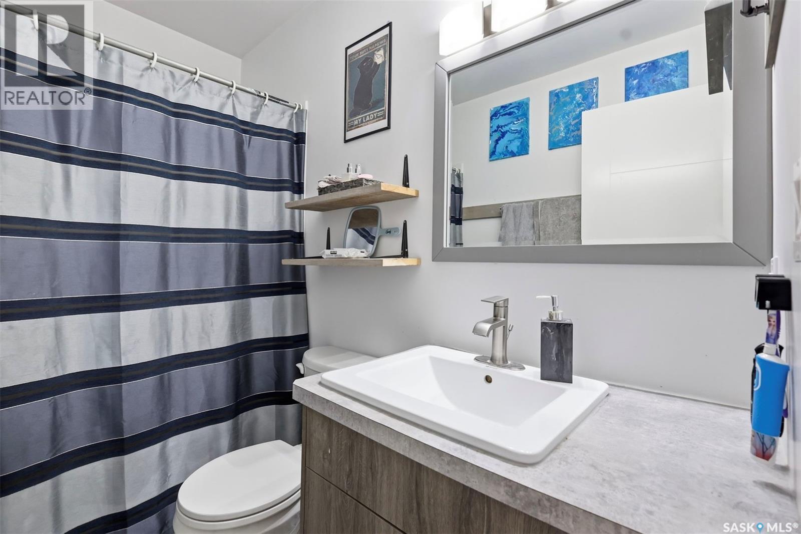 2508 Preston Avenue S, Saskatoon, SK - Indoor Photo Showing Bathroom