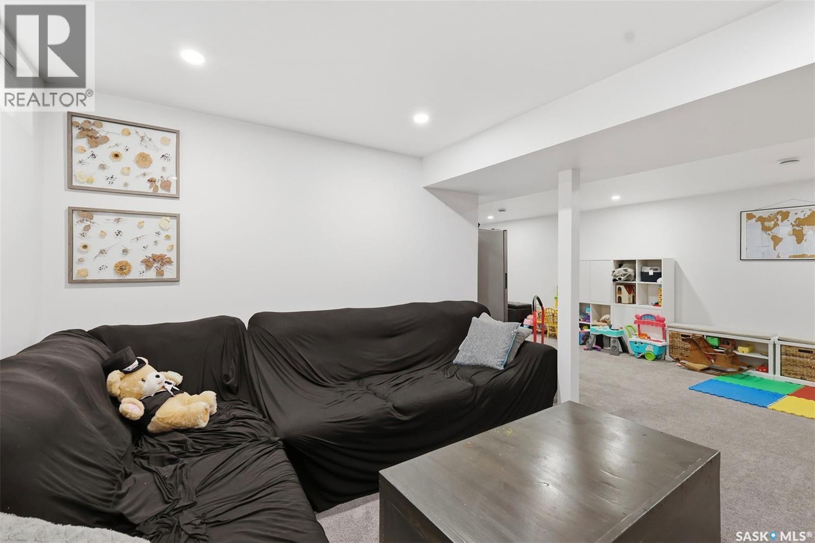 2508 Preston Avenue S, Saskatoon, SK - Indoor