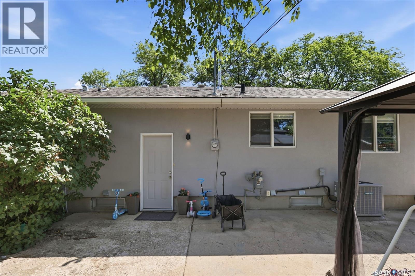 2508 Preston Avenue S, Saskatoon, SK - Outdoor With Exterior