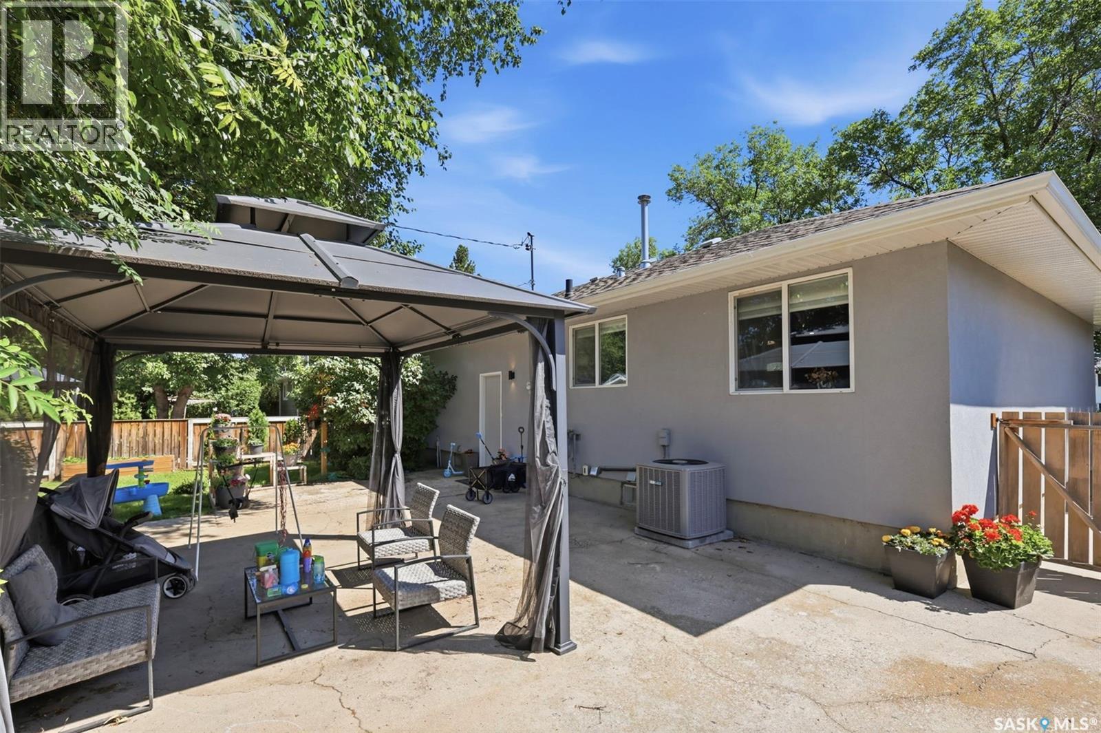 2508 Preston Avenue S, Saskatoon, SK - Outdoor With Exterior