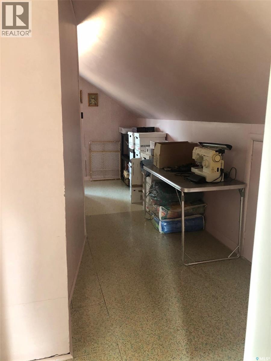 226 2Nd Avenue Se, Norquay, SK - Indoor