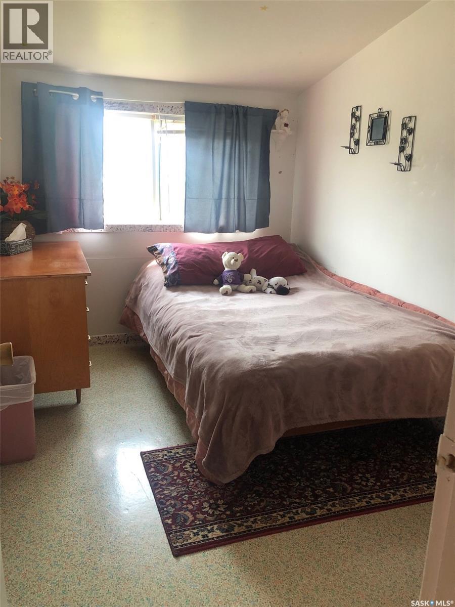 226 2Nd Avenue Se, Norquay, SK - Indoor Photo Showing Bedroom