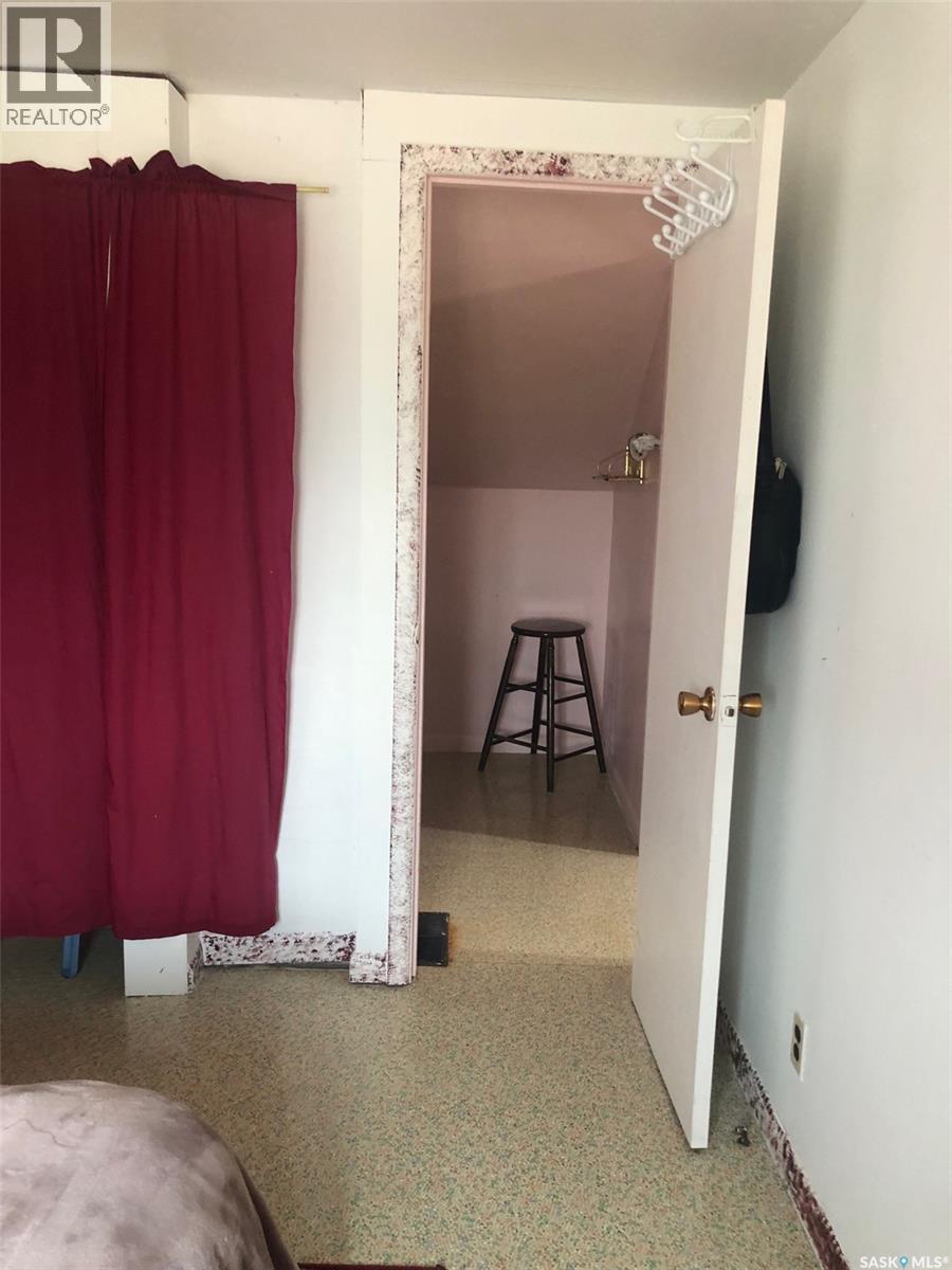 226 2Nd Avenue Se, Norquay, SK - Indoor Photo Showing Other Room