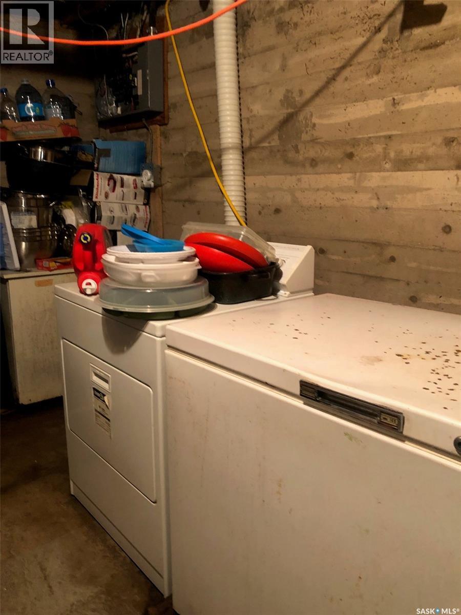 226 2Nd Avenue Se, Norquay, SK - Indoor