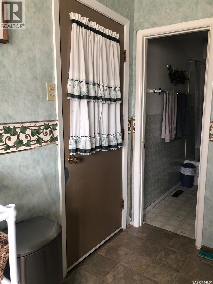 226 2Nd Avenue Se, Norquay, SK - Indoor