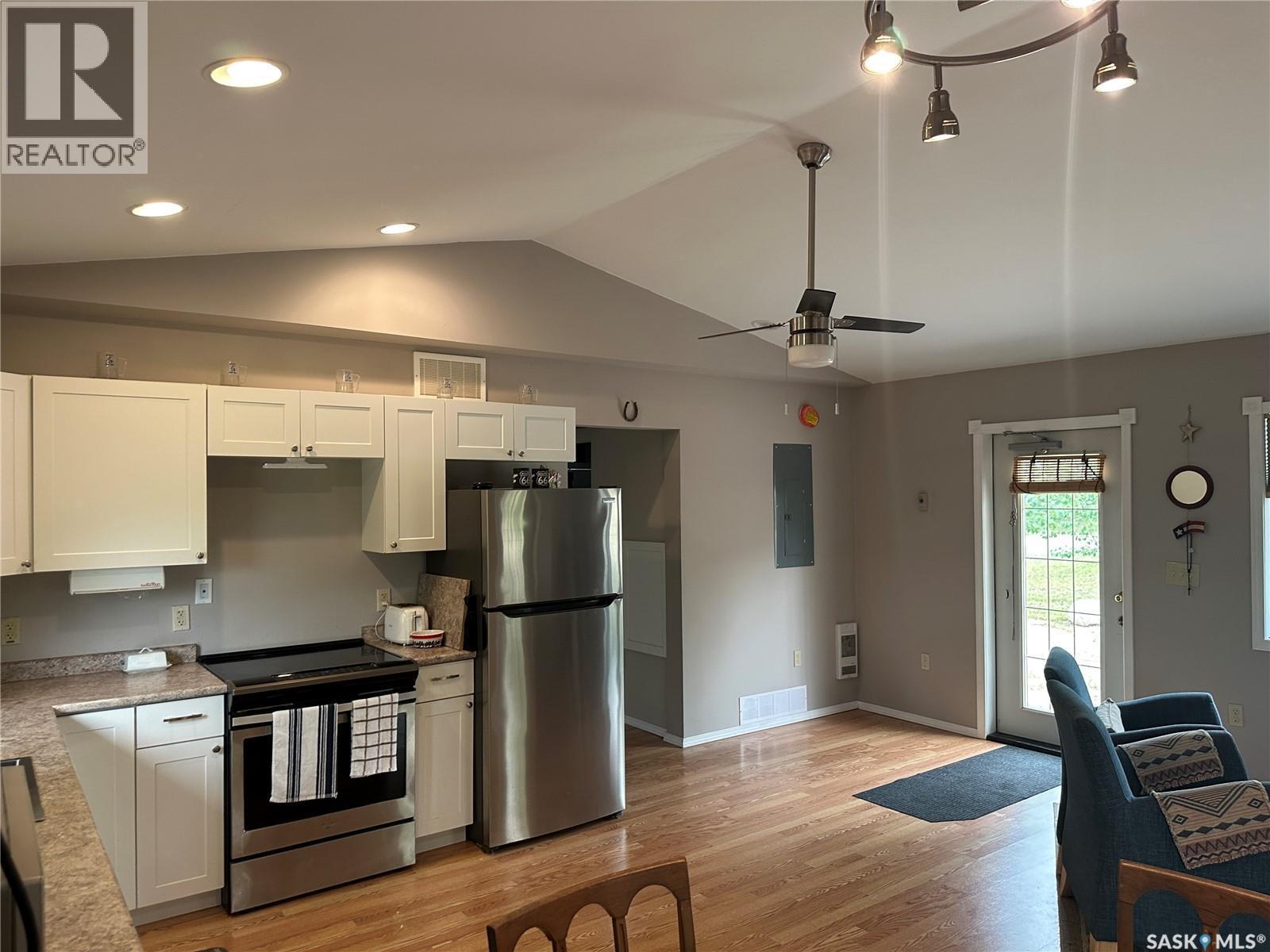 112 3Rd Avenue S, Big River, SK - Indoor Photo Showing Kitchen With Stainless Steel Kitchen