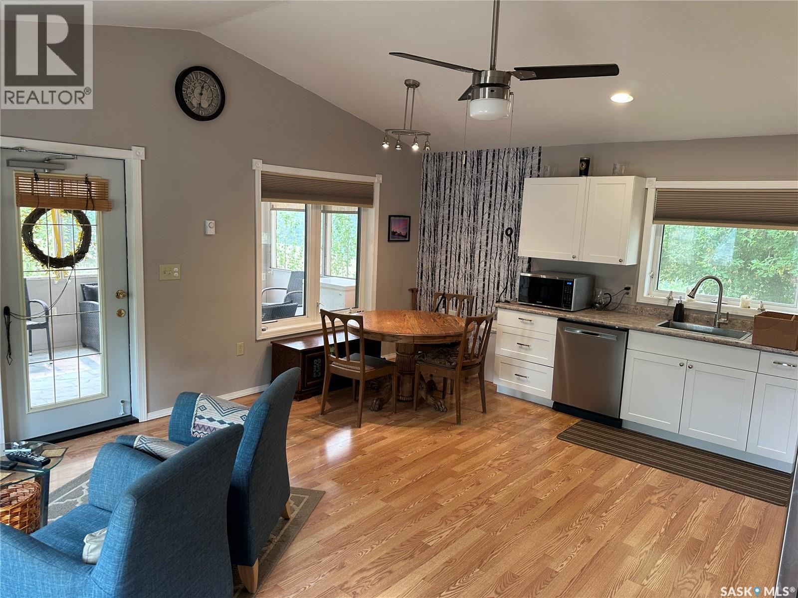 112 3Rd Avenue S, Big River, SK - Indoor