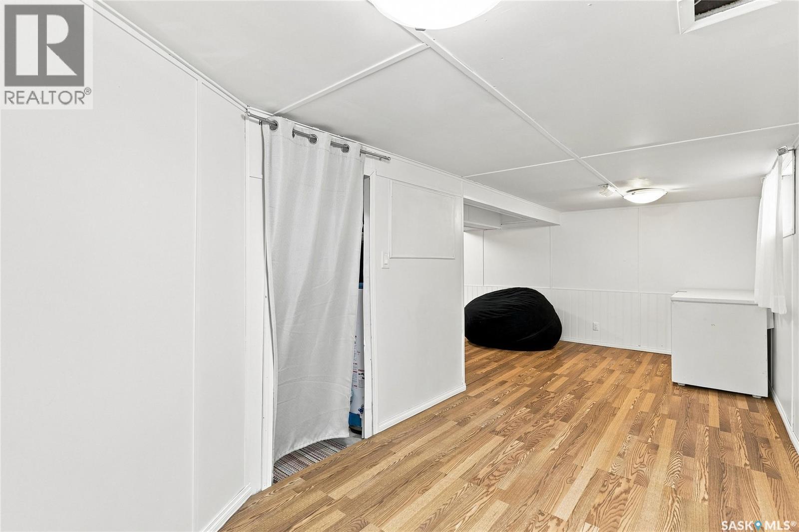 2212 Wallace Street, Regina, SK - Indoor