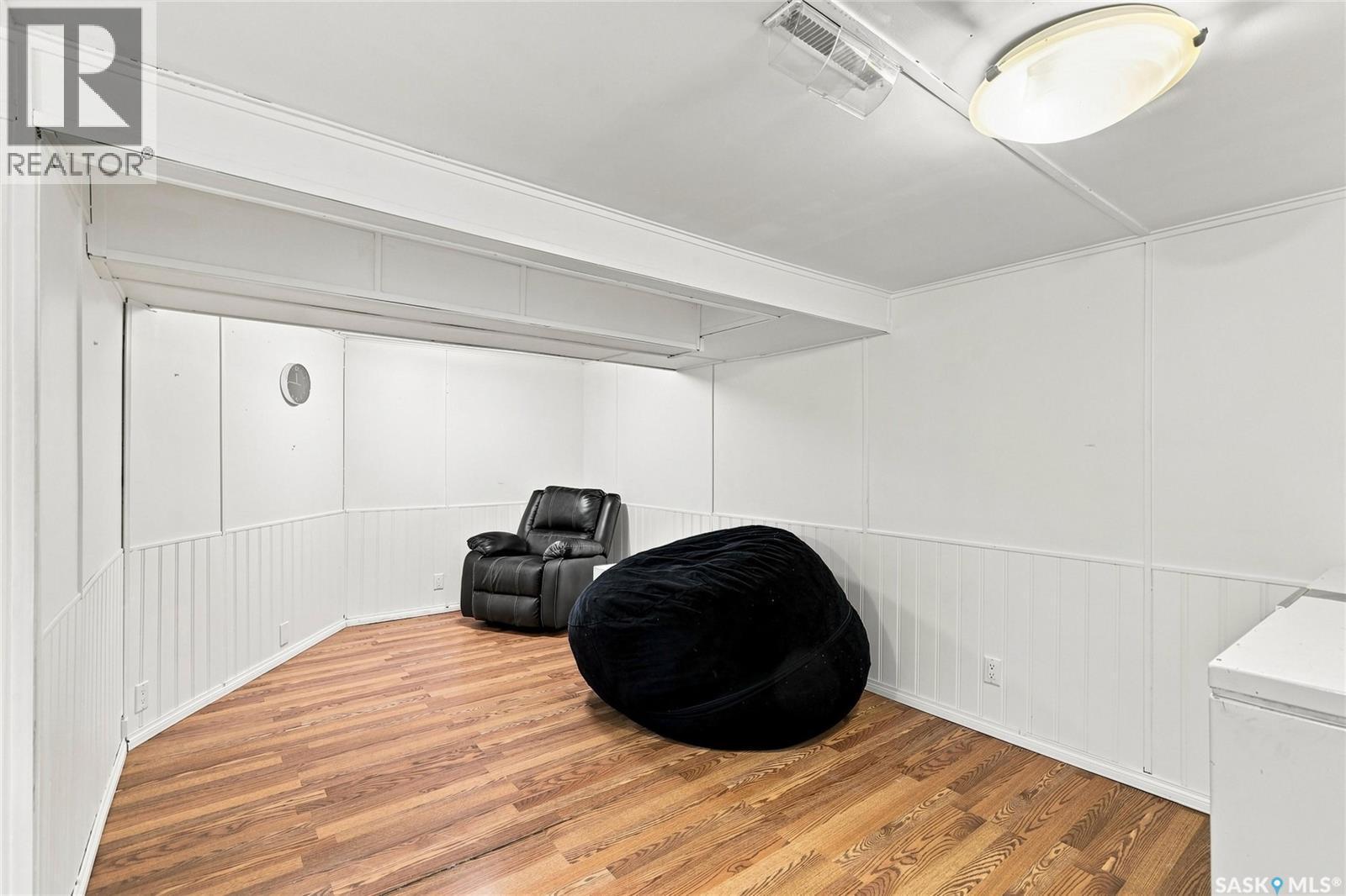 2212 Wallace Street, Regina, SK - Indoor
