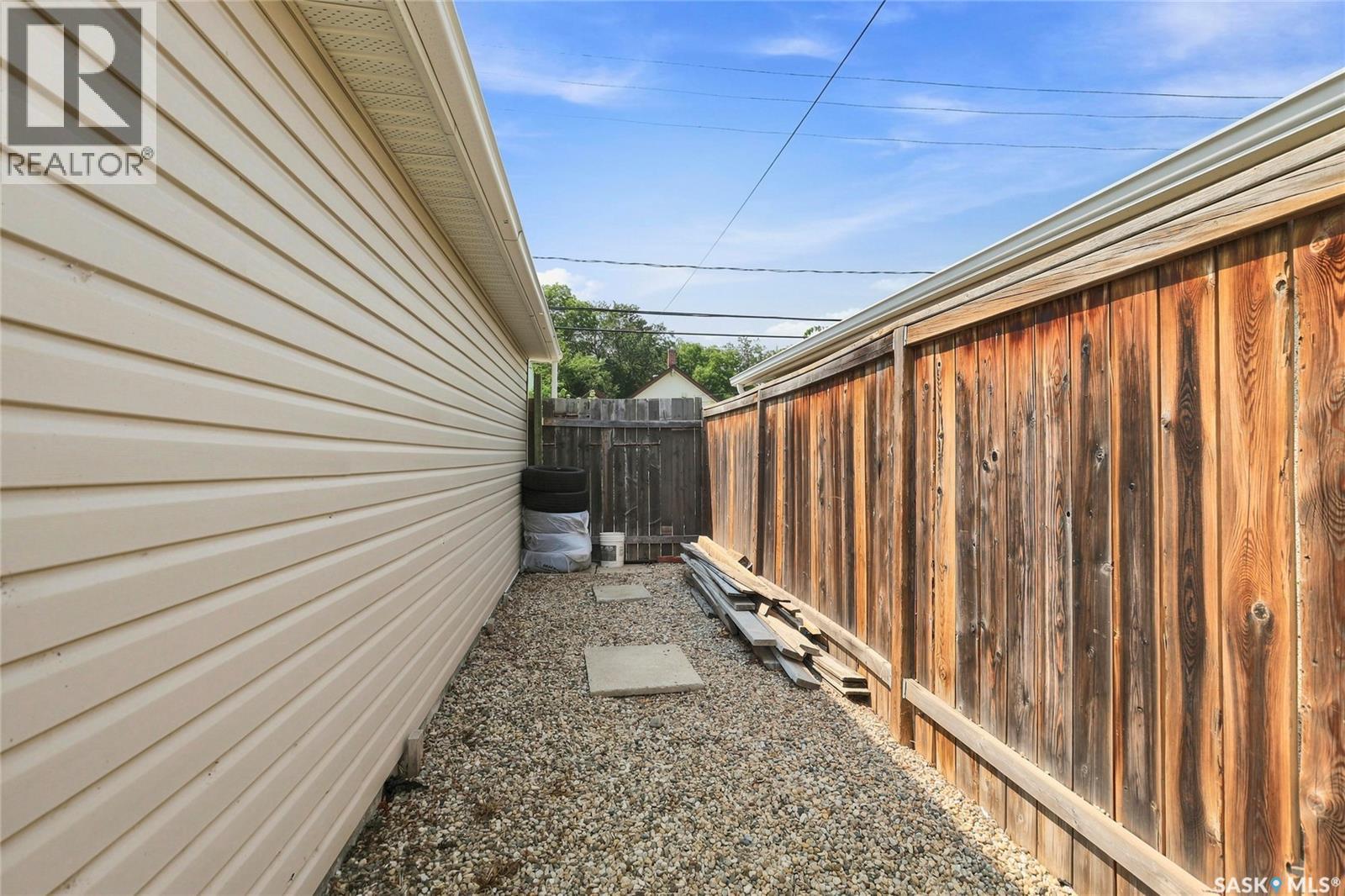 2212 Wallace Street, Regina, SK - Outdoor With Exterior