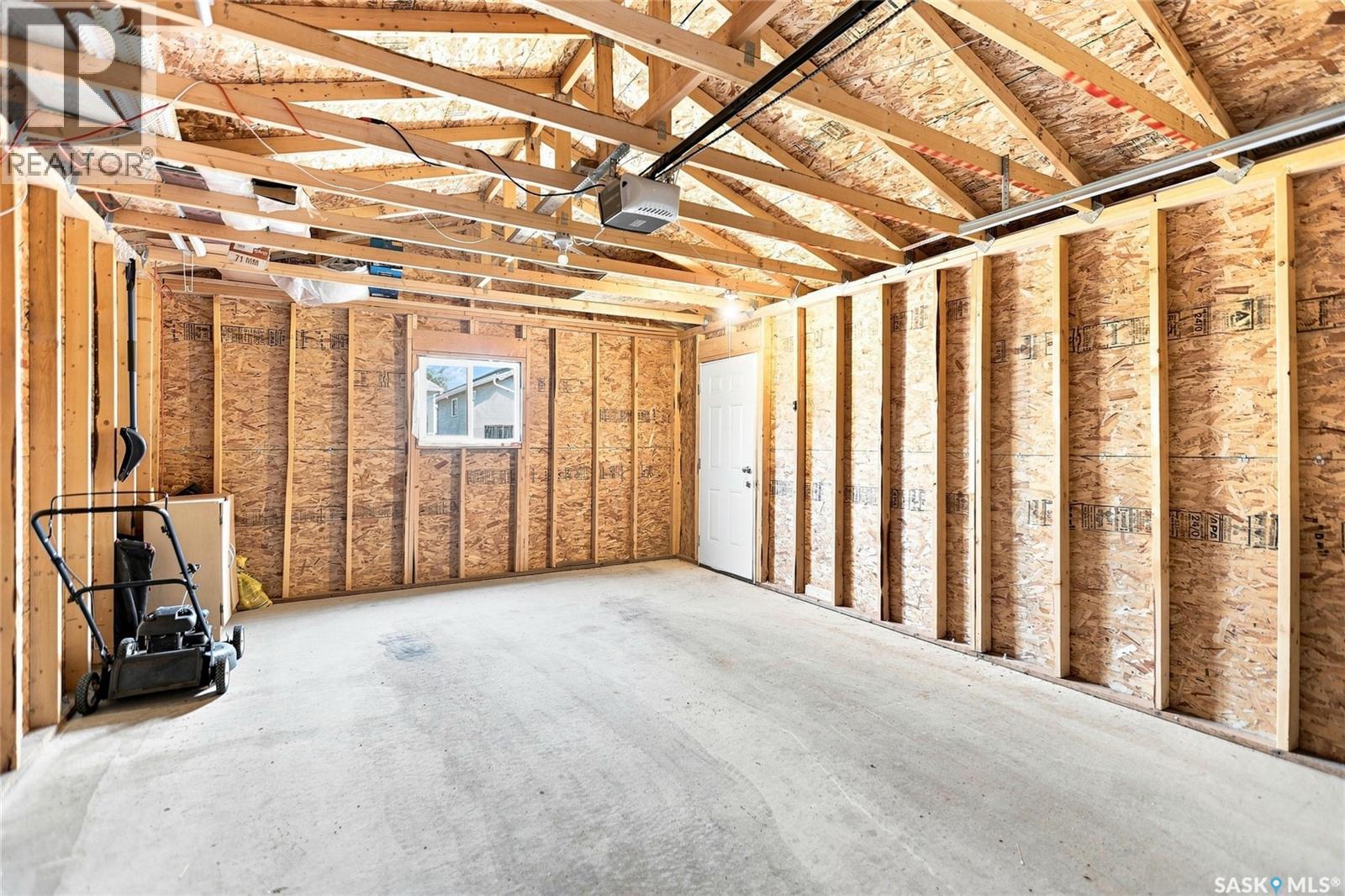 2212 Wallace Street, Regina, SK - Indoor