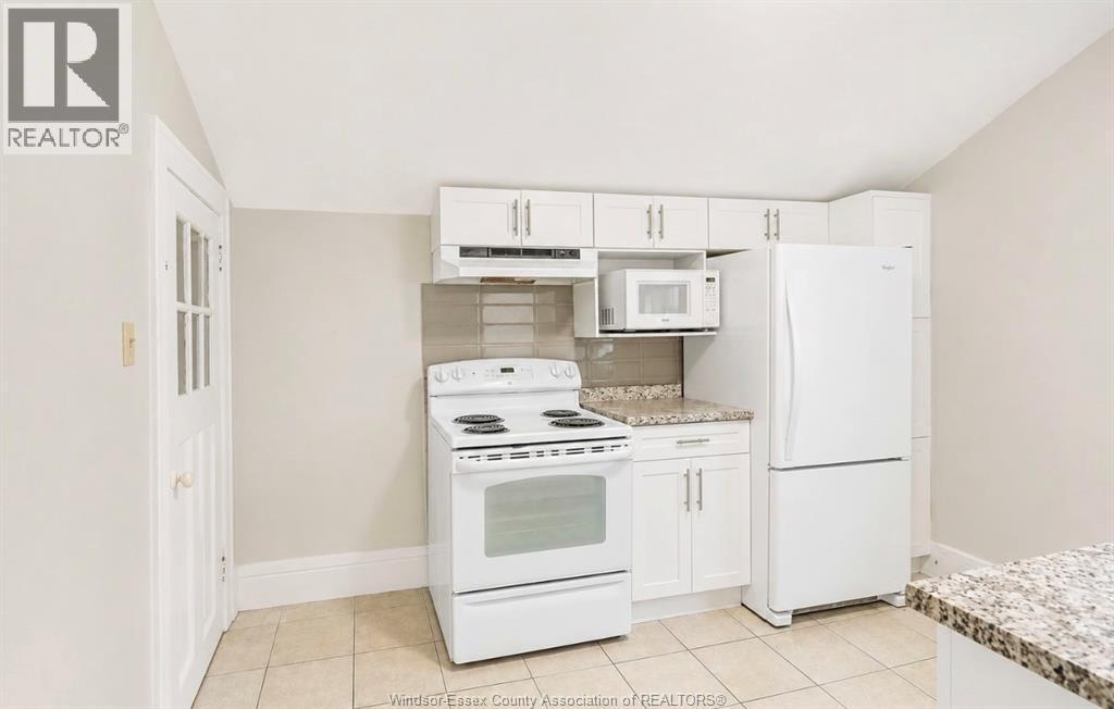 2177 Dougall Unit# Upper, Windsor, ON - Indoor Photo Showing Kitchen