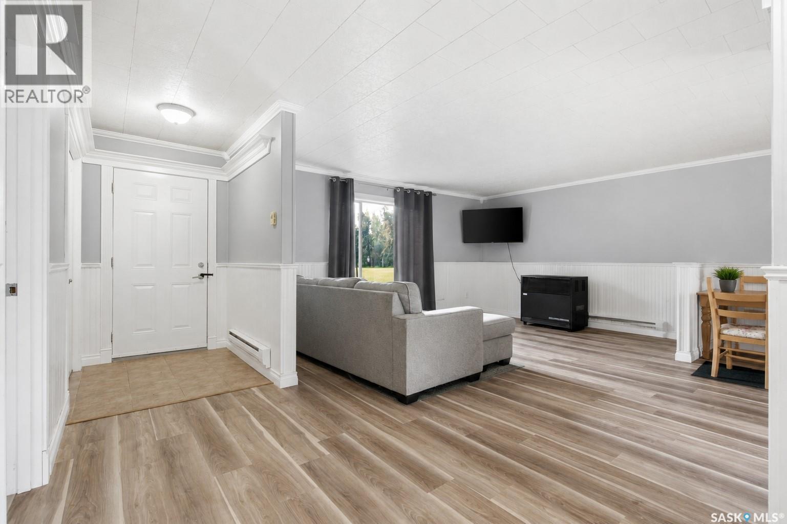 157 4Th Street W, Pierceland, SK - Indoor