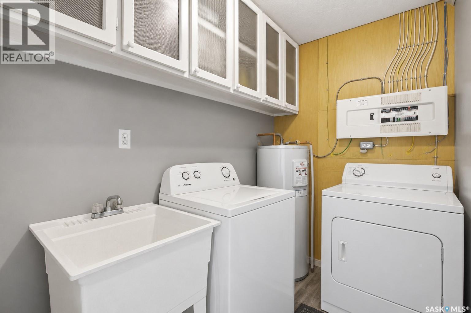 157 4Th Street W, Pierceland, SK - Indoor Photo Showing Laundry Room