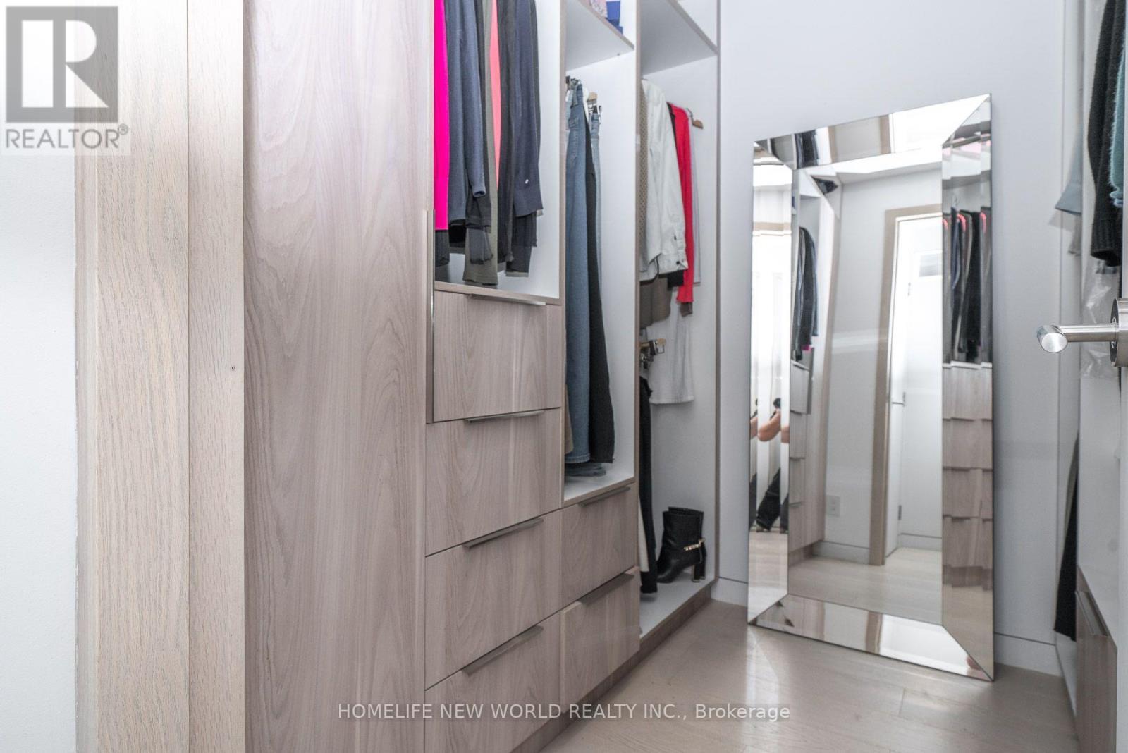 30 Carling Avenue, Toronto, ON - Indoor