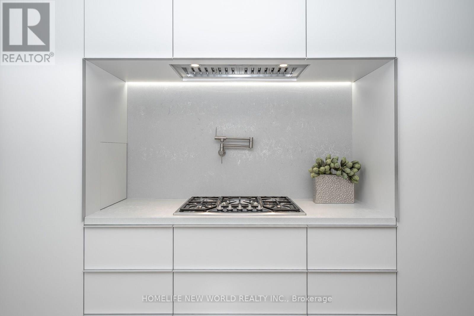 30 Carling Avenue, Toronto, ON - Indoor