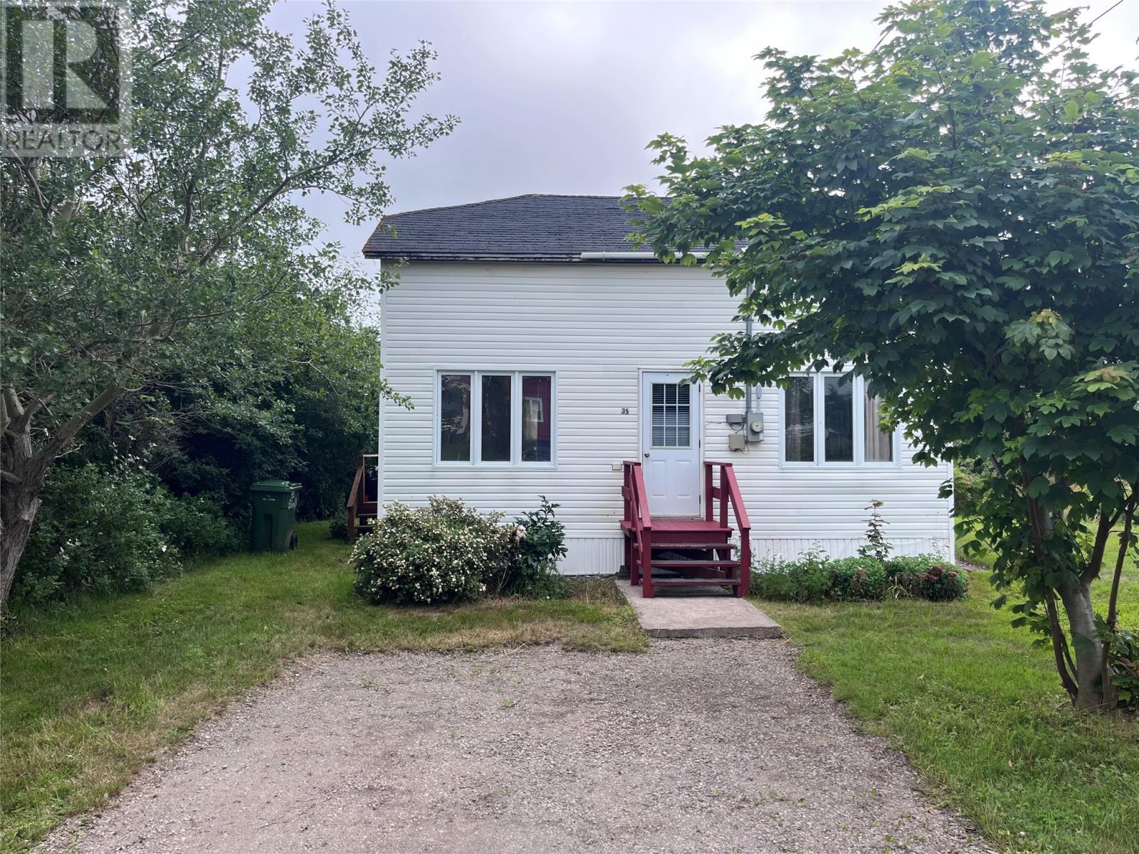35 Eldon Street, Fortune, NL - Outdoor
