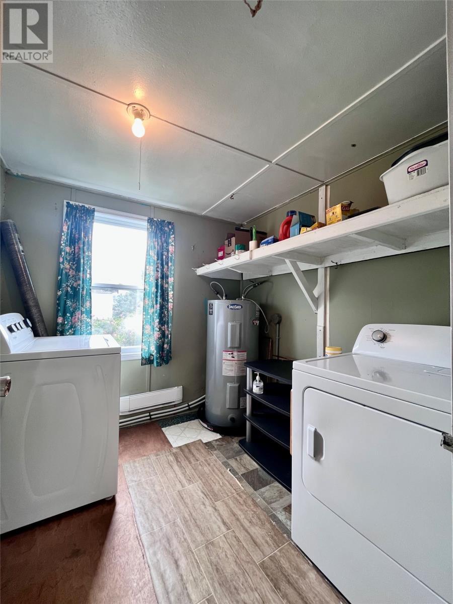 35 Eldon Street, Fortune, NL - Indoor Photo Showing Laundry Room